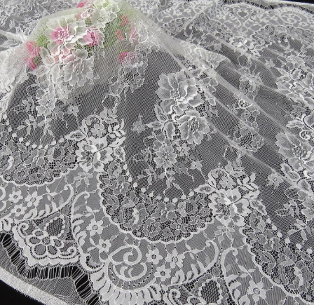 Chantilly lace veil